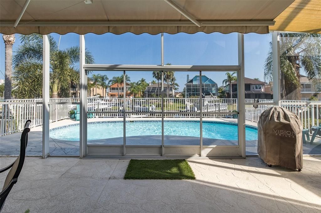 Exterior, Pool