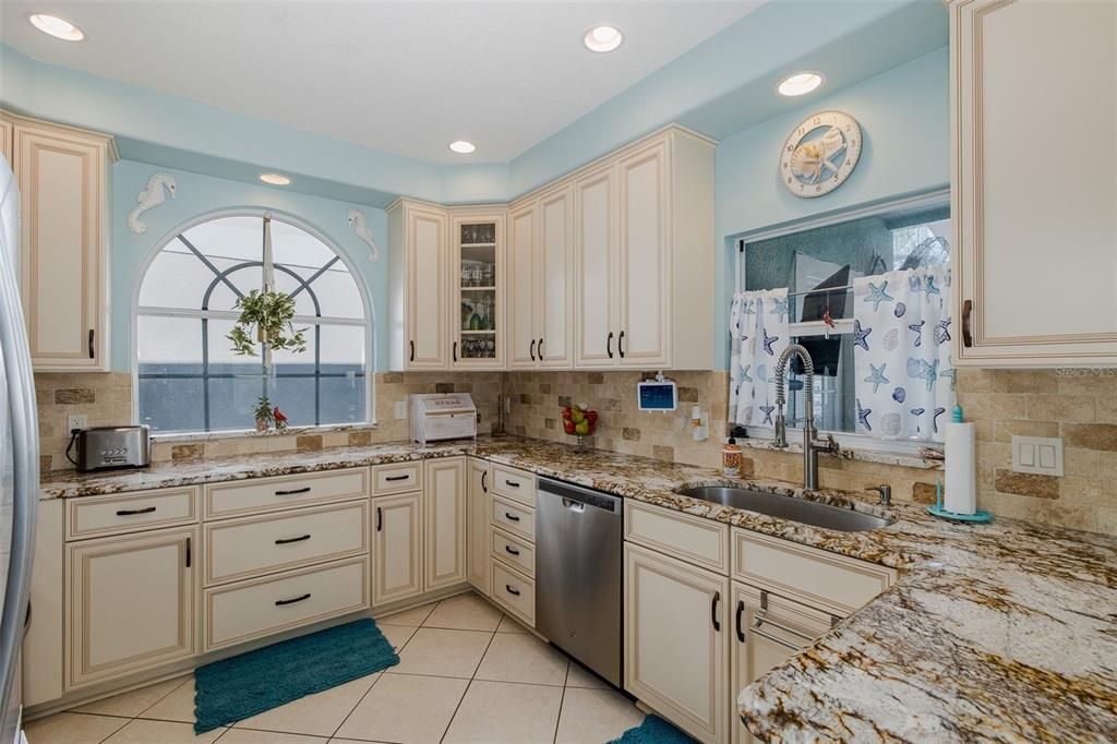 Interior, Kitchen, Recessed Lighting, Water