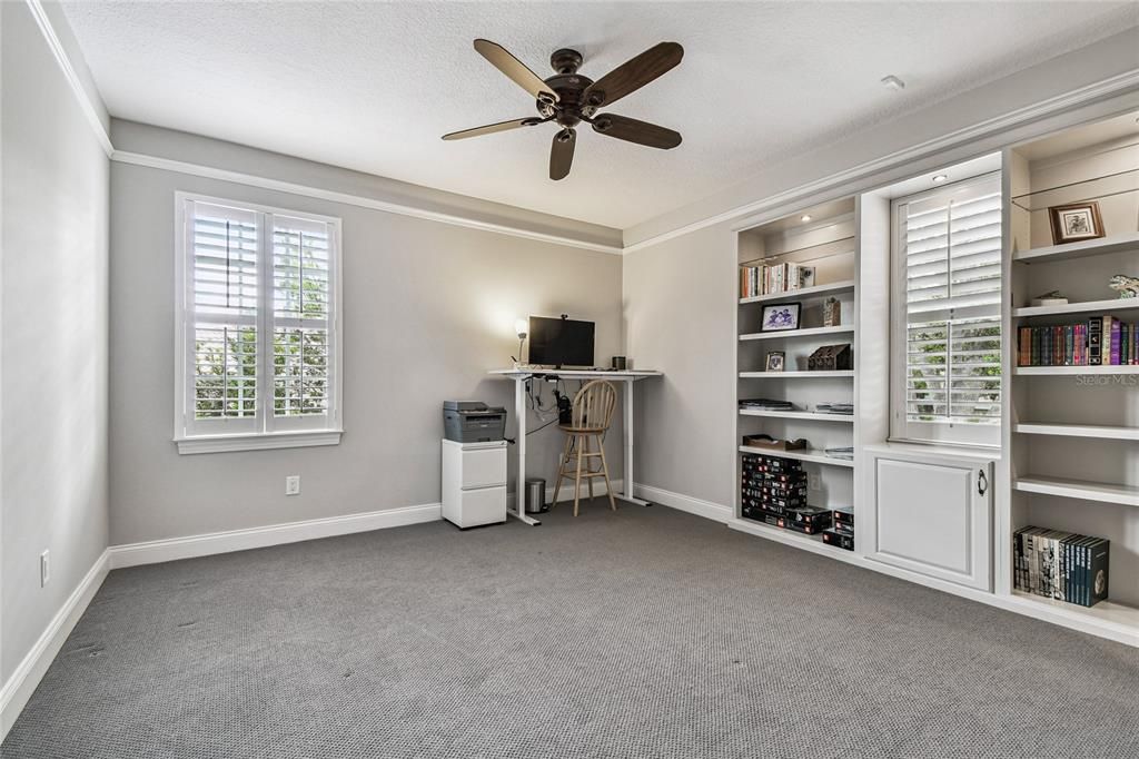 Home Office, Interior