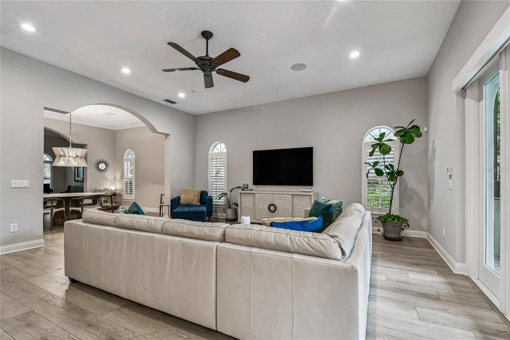 Dining room, Interior, Living room, Pendant Lights, Recessed Lighting, Wood Texture Flooring
