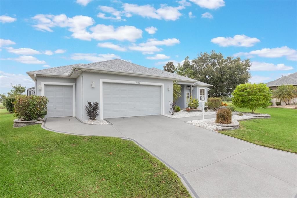 Attached, Exterior, Facade, Ranch