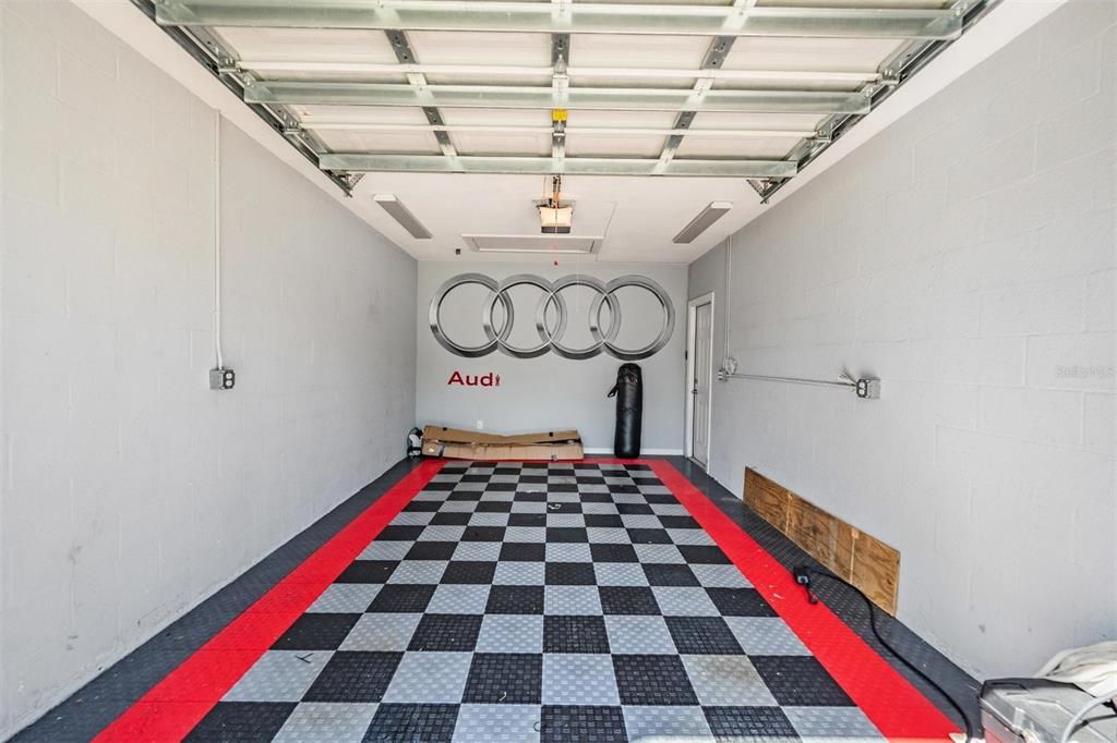 Garage, Interior