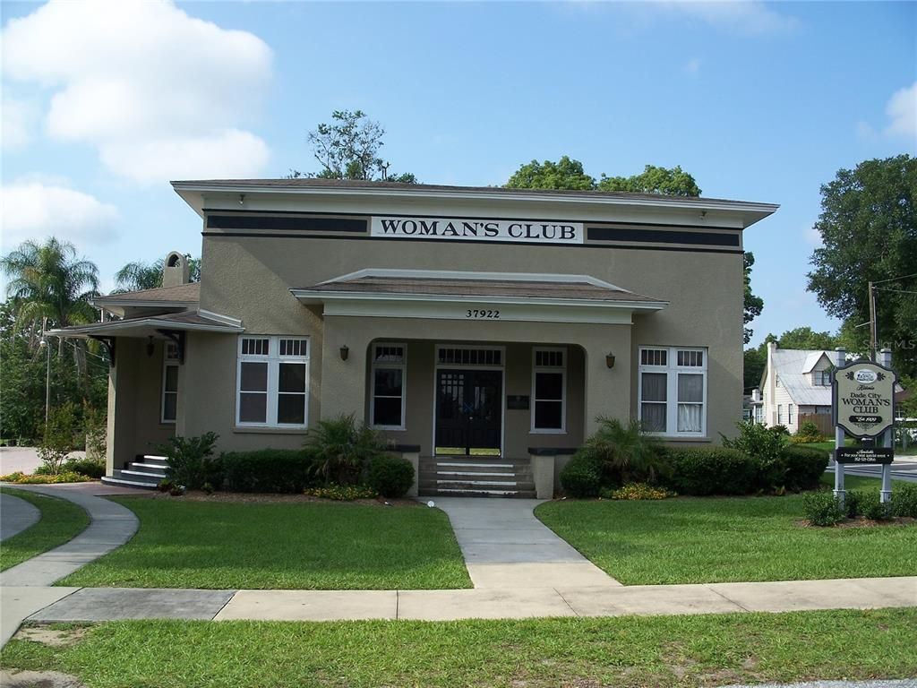 Exterior, Facade, American Foursquare