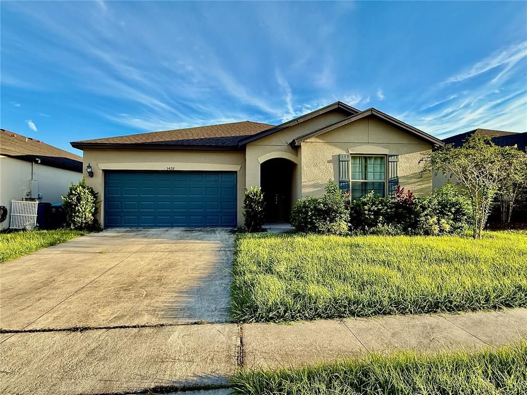 Attached, Exterior, Facade, Ranch