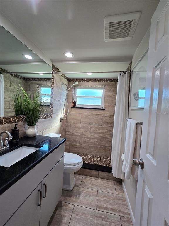 Bathroom, Interior, Recessed Lighting