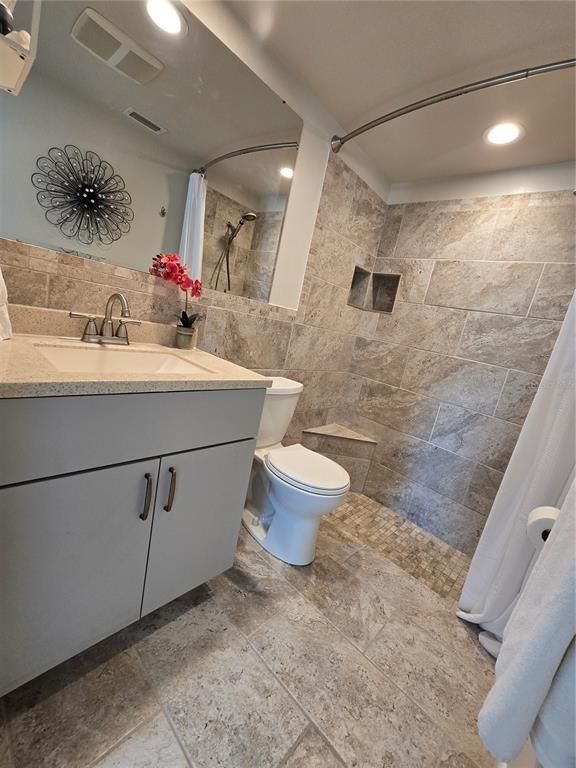Bathroom, Interior, Recessed Lighting, Stone Walls