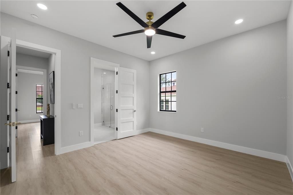 Empty room, Interior, Recessed Lighting, Wood Texture Flooring