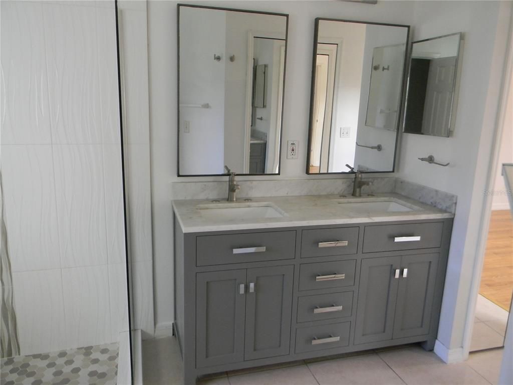 Bathroom, Dual Sink Vanities, Interior