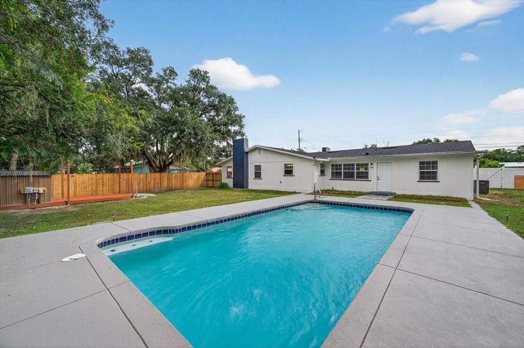 Exterior, Pool