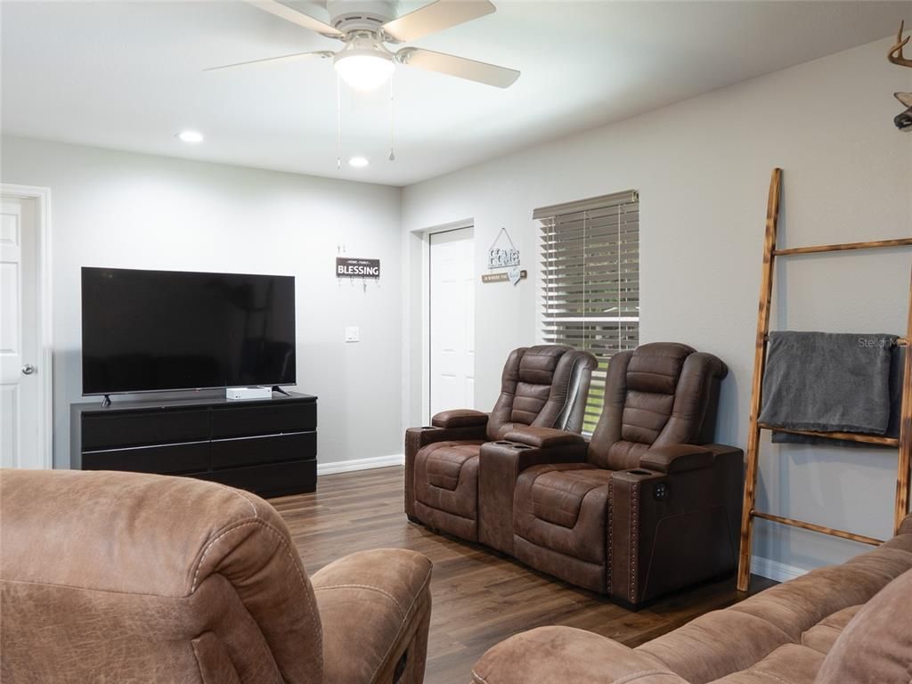 Interior, Recessed Lighting, Wood Texture Flooring