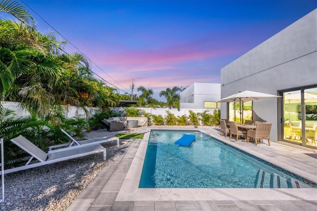 Exterior, Pool