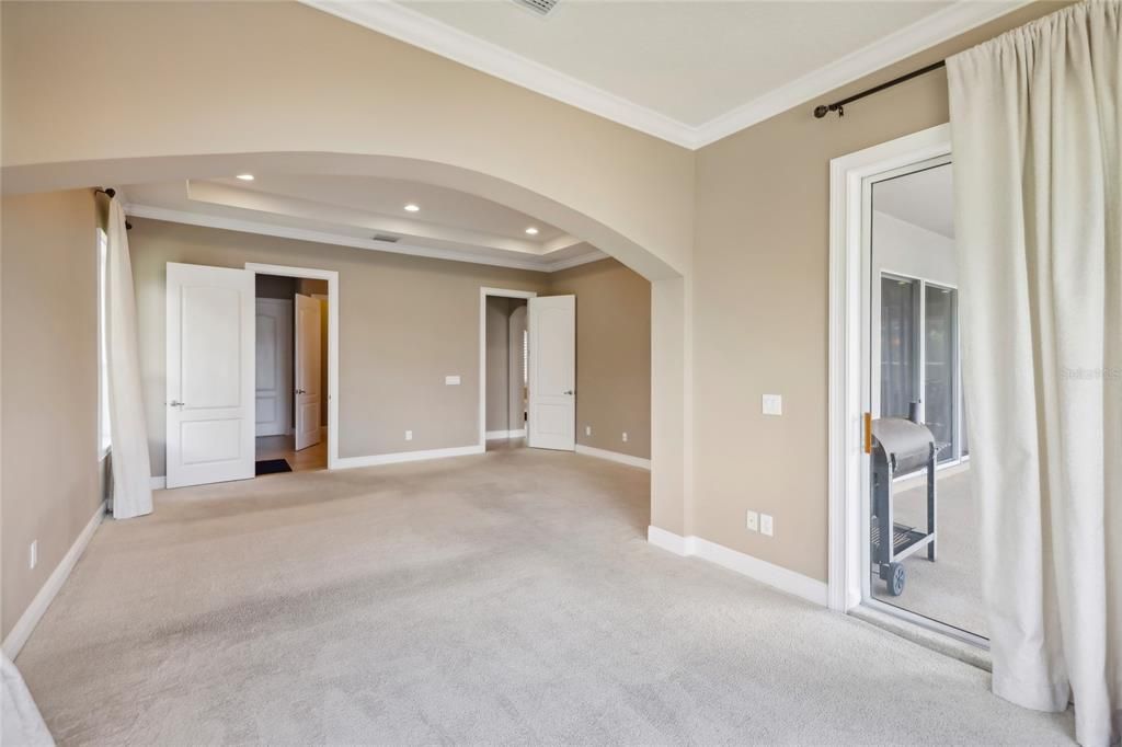 Empty room, Interior, Recessed Lighting