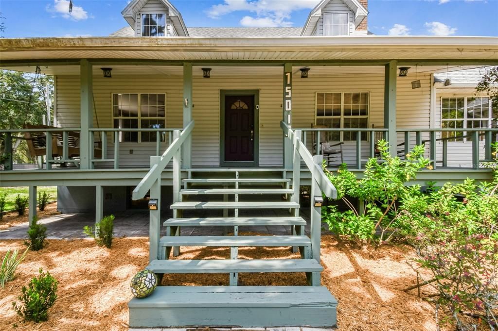 Exterior, Facade, None