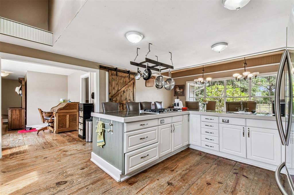 Chandelier, Interior, Kitchen, Wood Texture Flooring