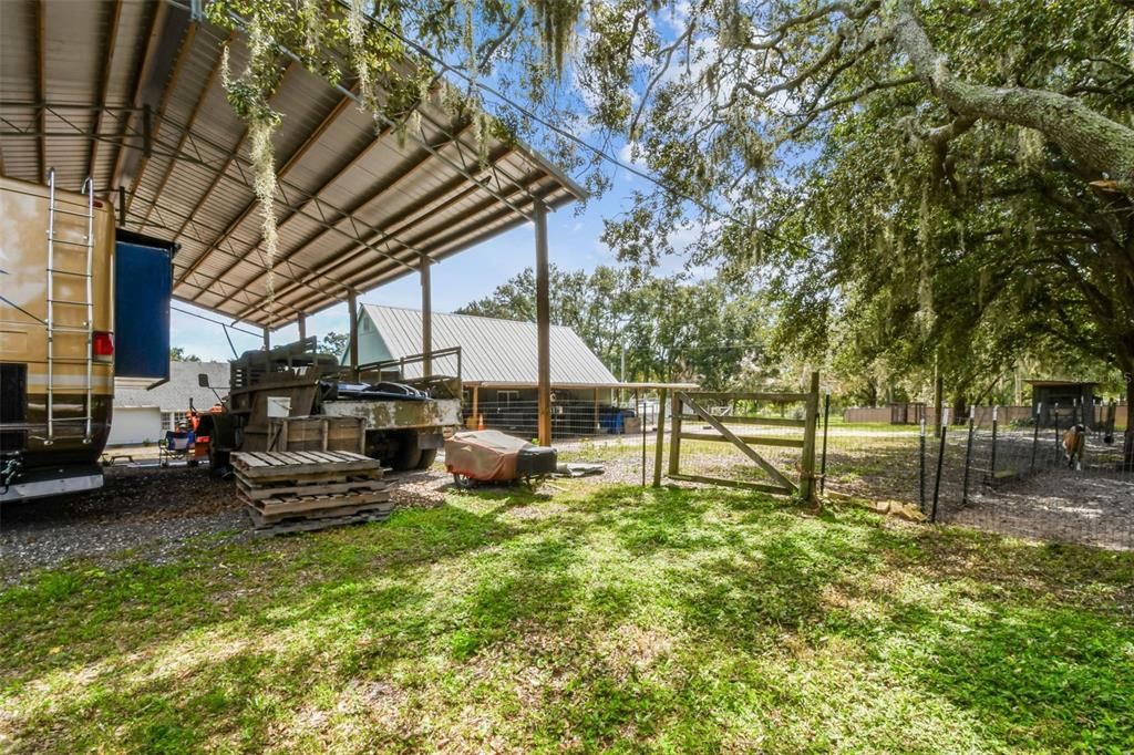 Backyard, Exterior