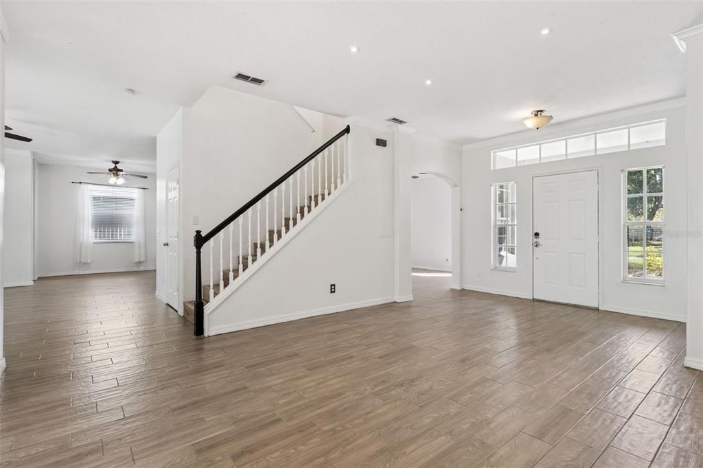 Interior, Recessed Lighting, Wood Texture Flooring
