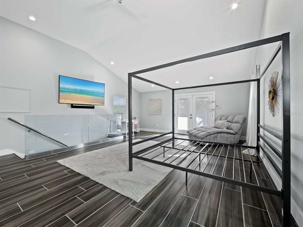 Interior, Recessed Lighting, Wood Texture Flooring