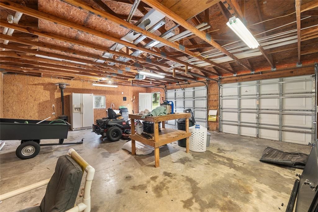 Garage, Interior, Wooden Beams