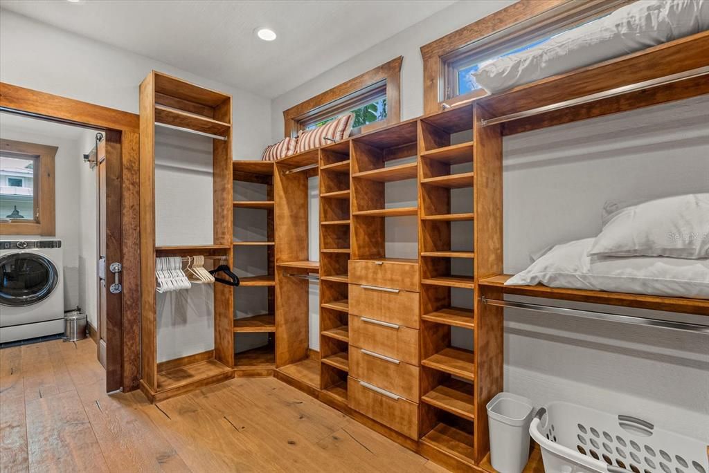 Interior, Recessed Lighting, Walk-in Closets, Washer, Wood Texture Flooring