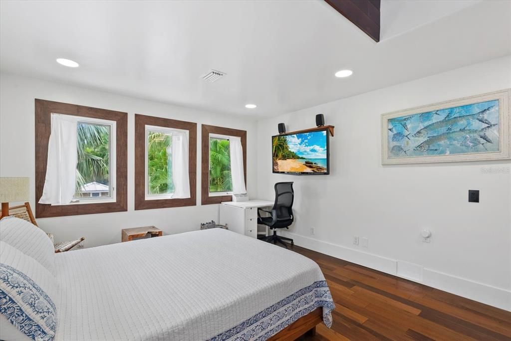 Bedroom, Home Office, Interior, Recessed Lighting, Wood Texture Flooring