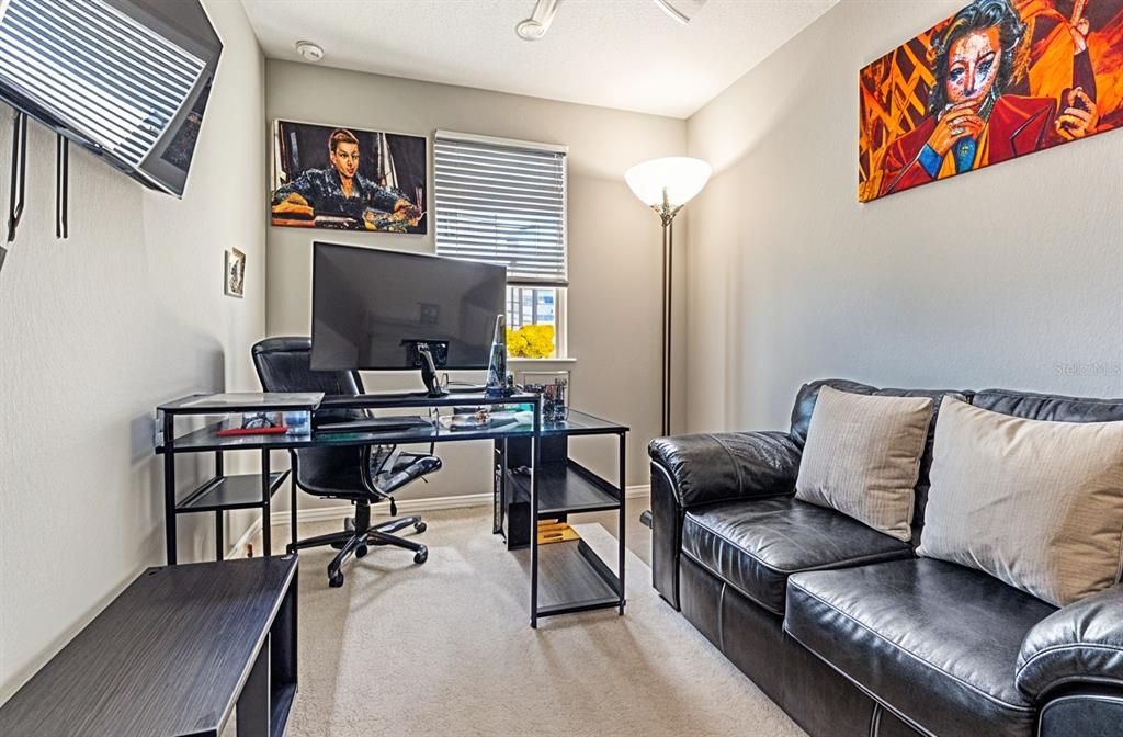 Home Office, Interior