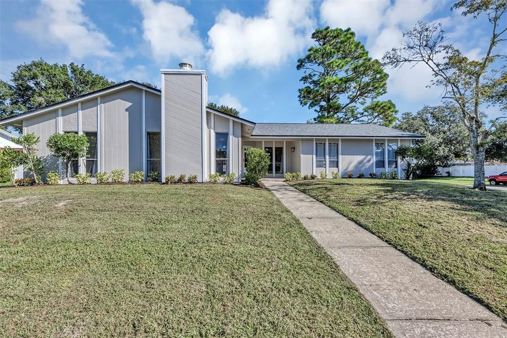 Backyard, Exterior, Facade, Ranch