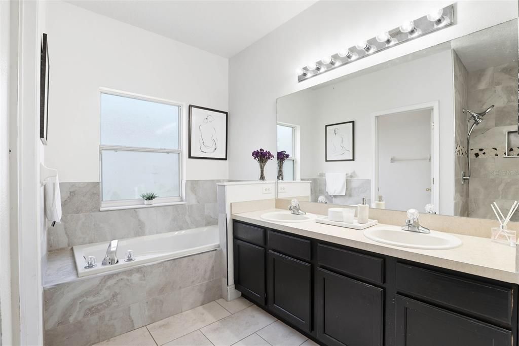 Bathroom, Dual Sink Vanities, Interior