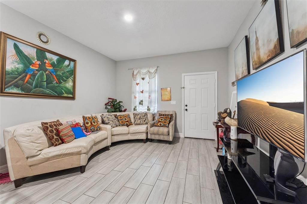 Interior, Living room, Recessed Lighting, Wood Texture Flooring