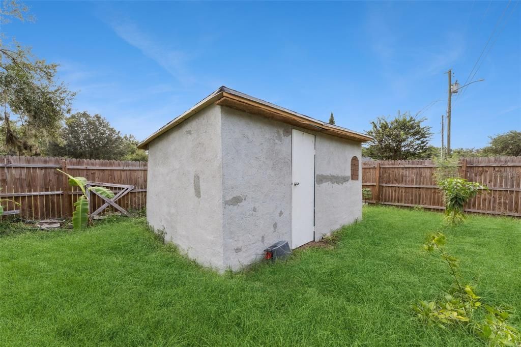Backyard, Exterior
