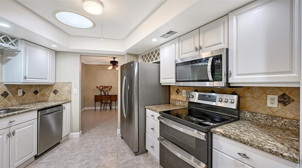 Dining room, Interior, Kitchen, Recessed Lighting, Stainless Steel Appliances