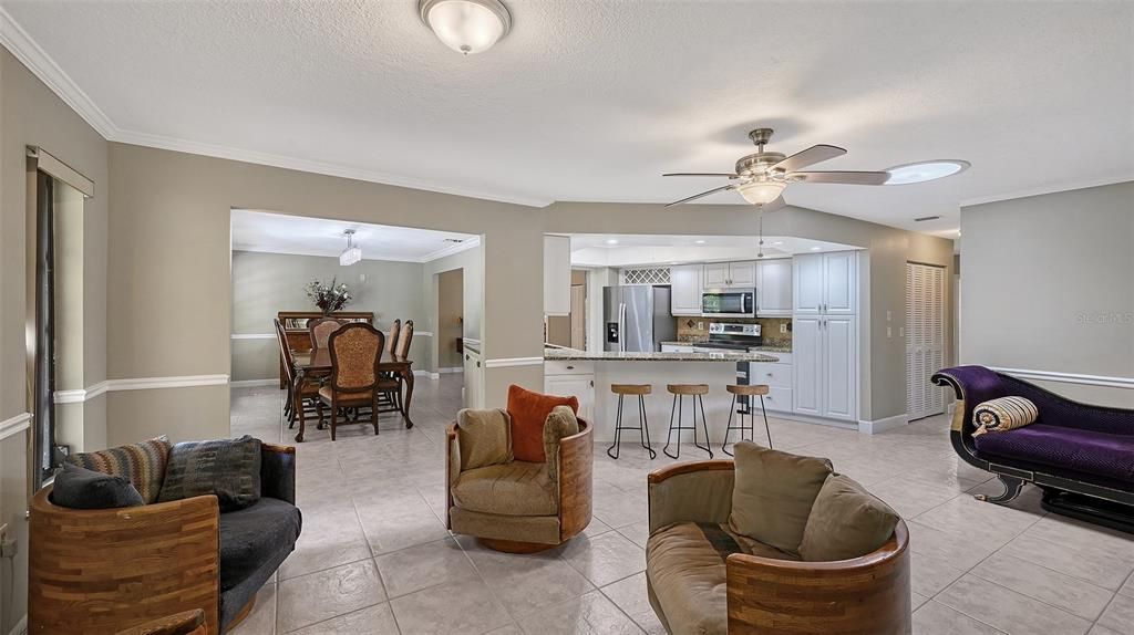 Dining room, Interior, Kitchen, Living room, Stainless Steel Appliances