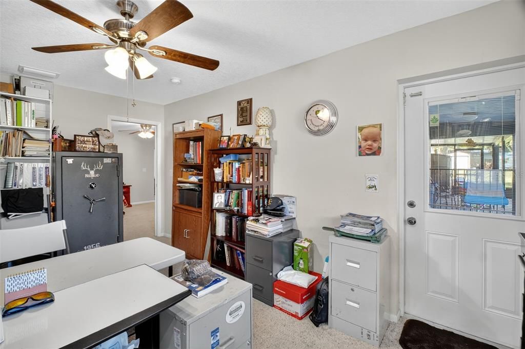 Home Office, Interior