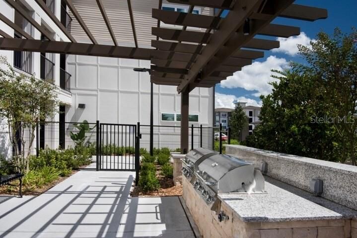 Exterior, Outdoor Kitchen