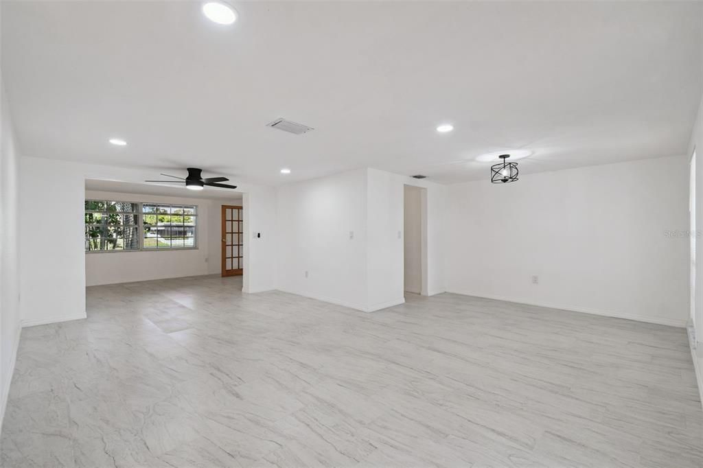 Empty room, Interior, Marble, Recessed Lighting