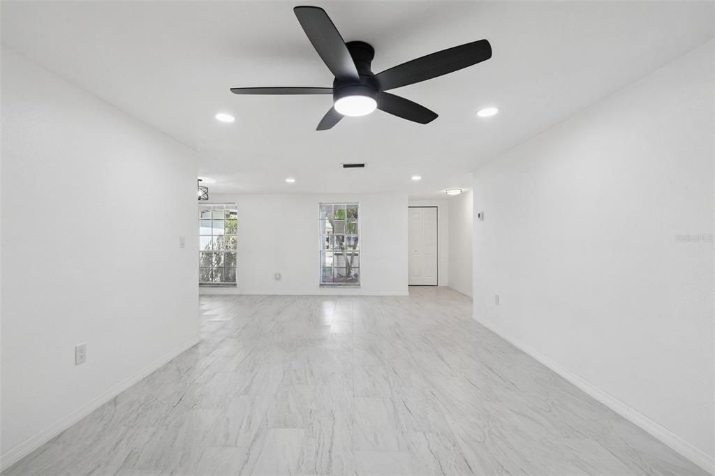 Empty room, Interior, Marble, Recessed Lighting