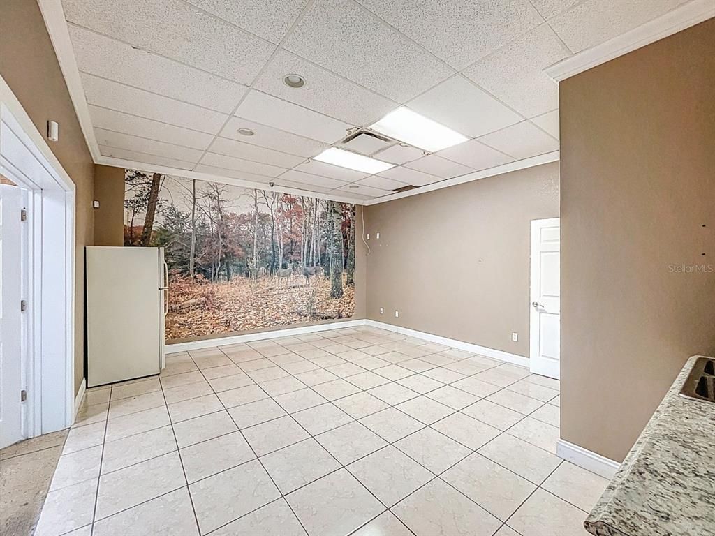 Empty room, Interior, Recessed Lighting