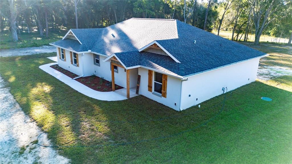 Exterior, Drone