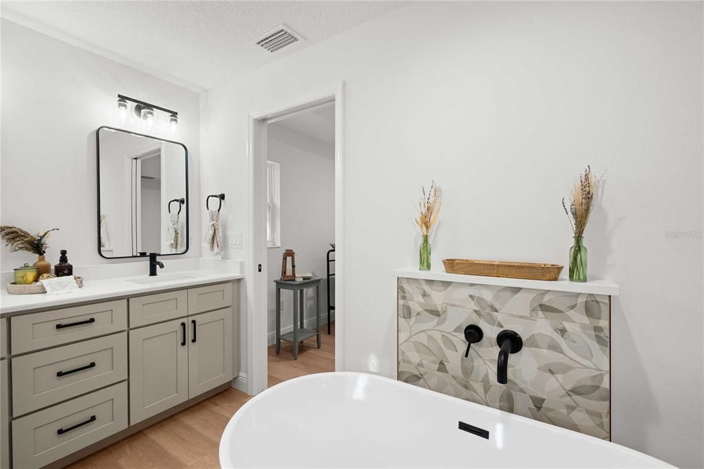 Bathroom, Dual Sink Vanities, Interior, Wood Texture Flooring