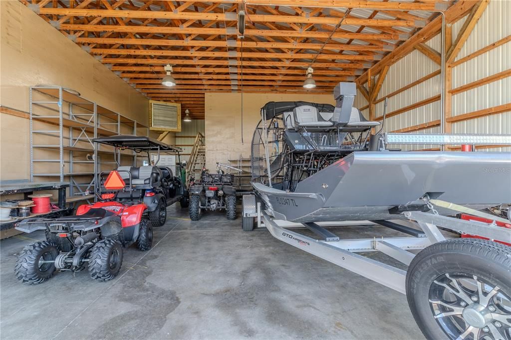 Garage, Interior, Wooden Beams