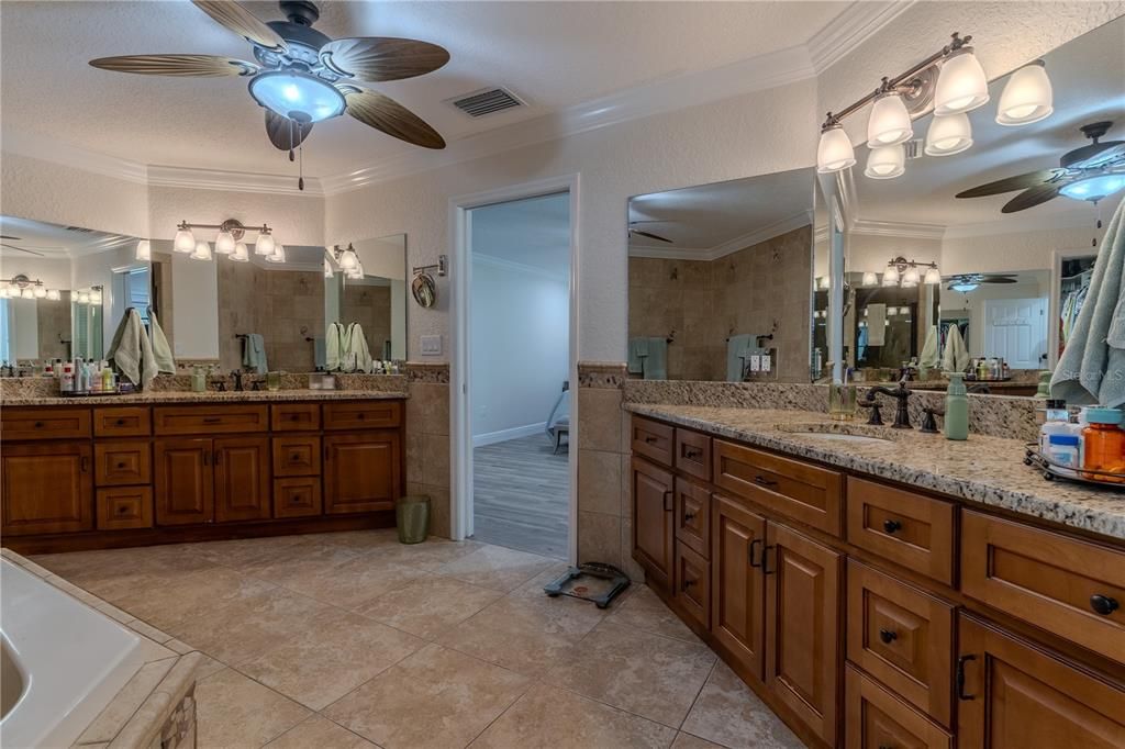 Bathroom, Dual Sink Vanities, Interior