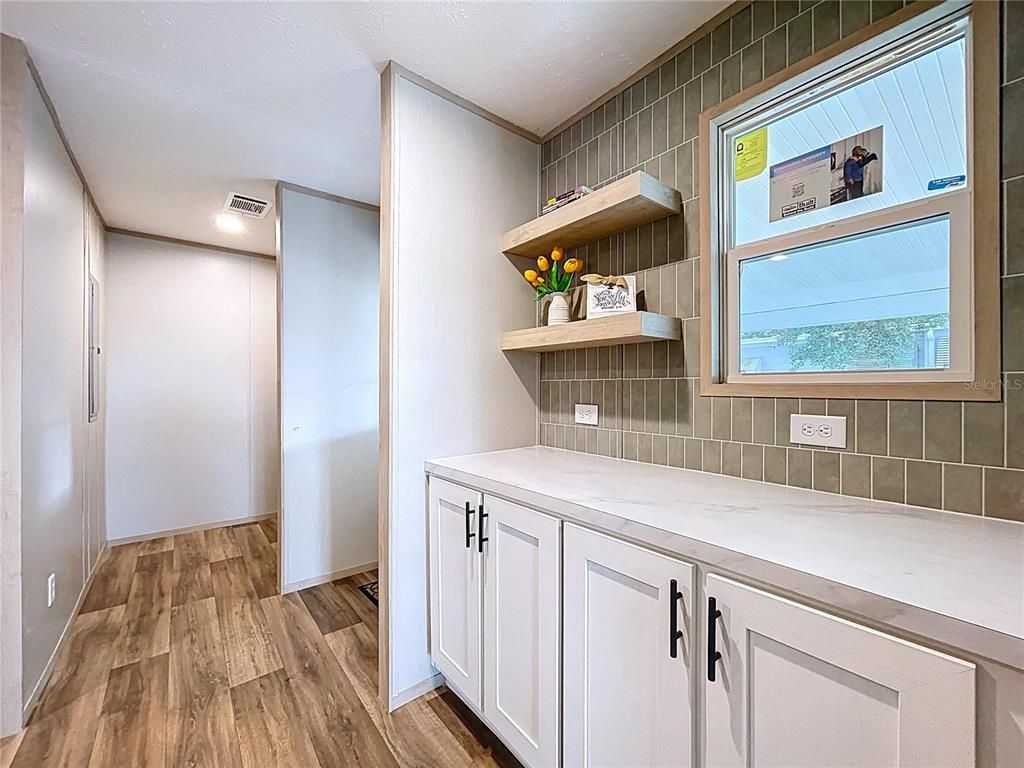 Interior, Recessed Lighting, Wood Texture Flooring