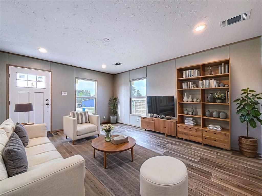 Interior, Living room, Recessed Lighting, Wood Texture Flooring