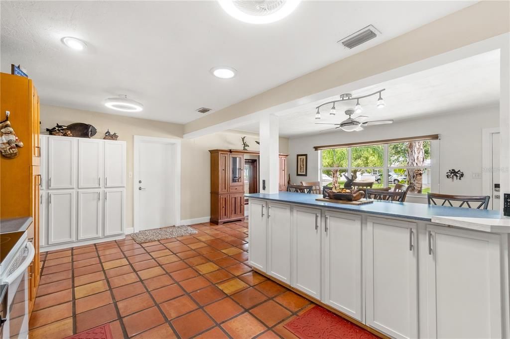 Dining room, Interior, Kitchen, Recessed Lighting