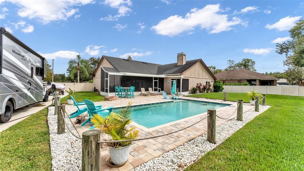 Exterior, Pool