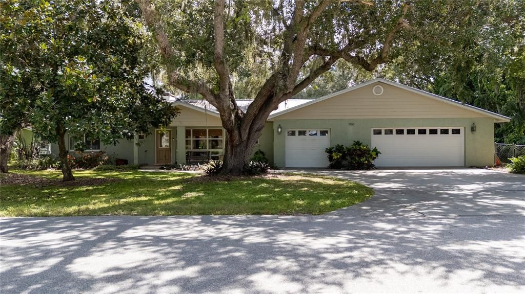 Attached, Exterior, Facade, Ranch