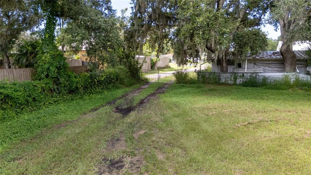 Backyard, Exterior