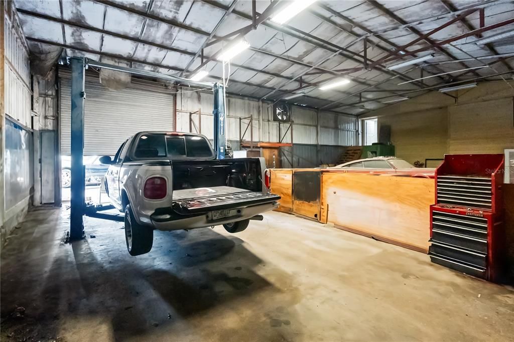 Garage, Interior