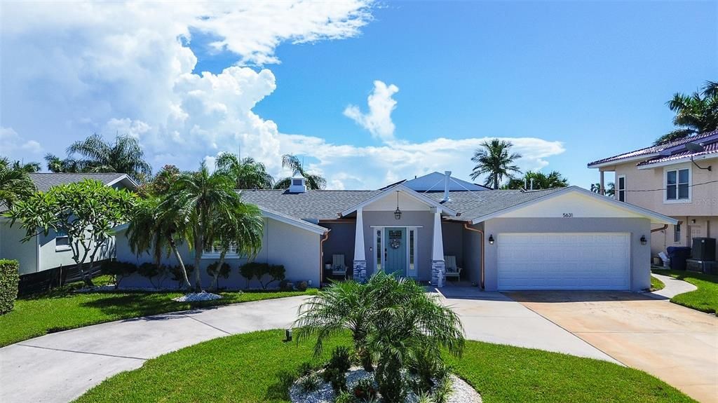 Attached, Exterior, Facade, Solar Panels, Ranch