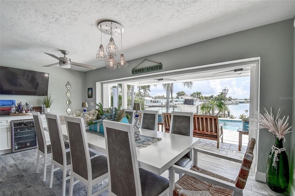 Dining room, Interior, Pendant Lights, Water