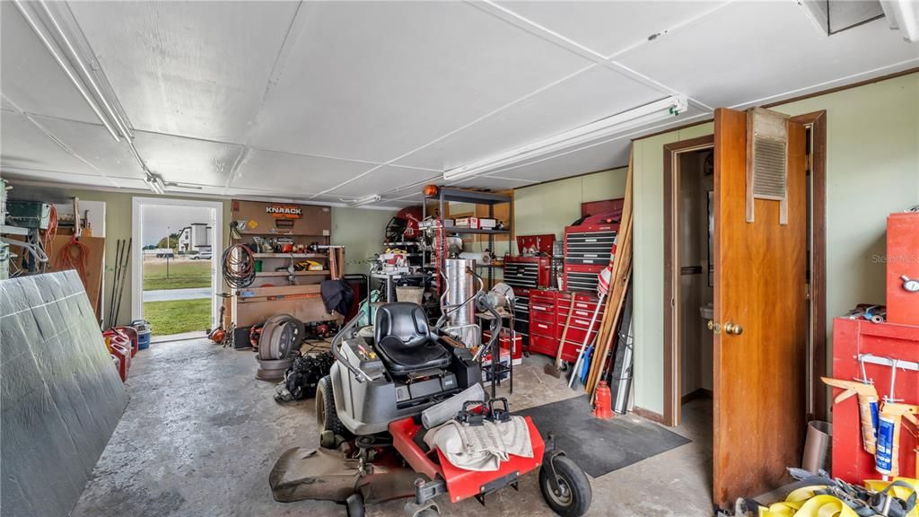 Garage, Interior